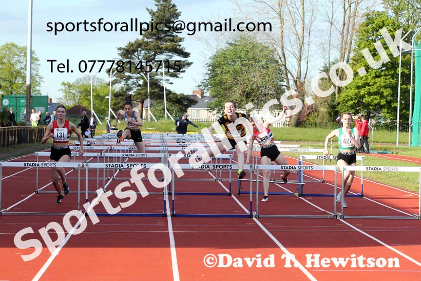 Hurdles, 2021 North East Grand Prix No. 2, Monkton, Wednesday, May 19th. Photo: David T. Hewitson/Sports for All Pics